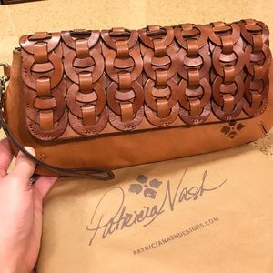 Patricia Nash Clutch 🌺
